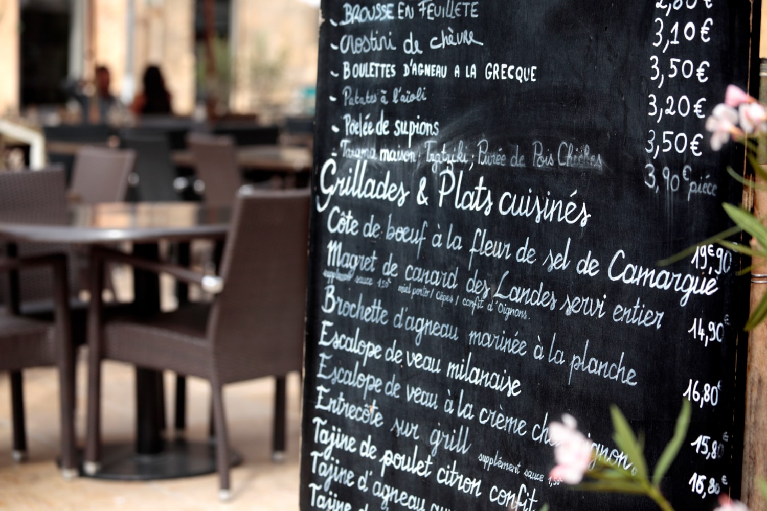 Creative menu board design ideas for restaurants and cafés