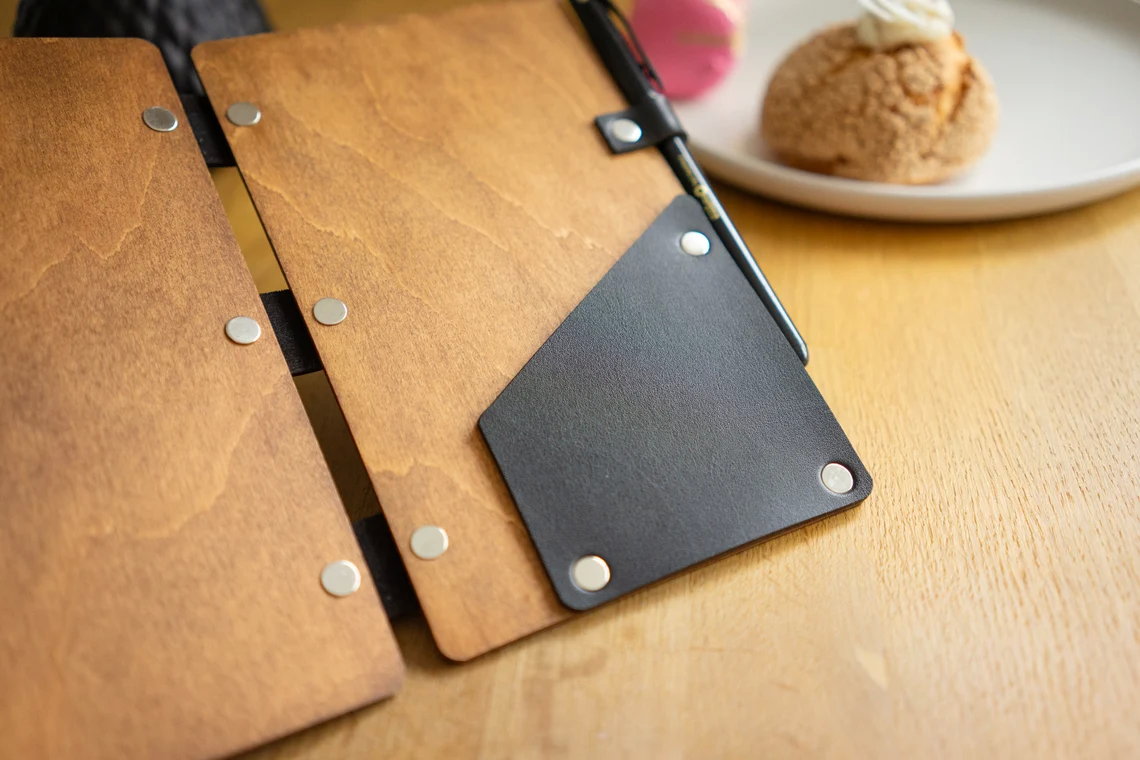 Check Holder with pen, Wooden Check Presenter, FREE ENGRAVING, ch-100