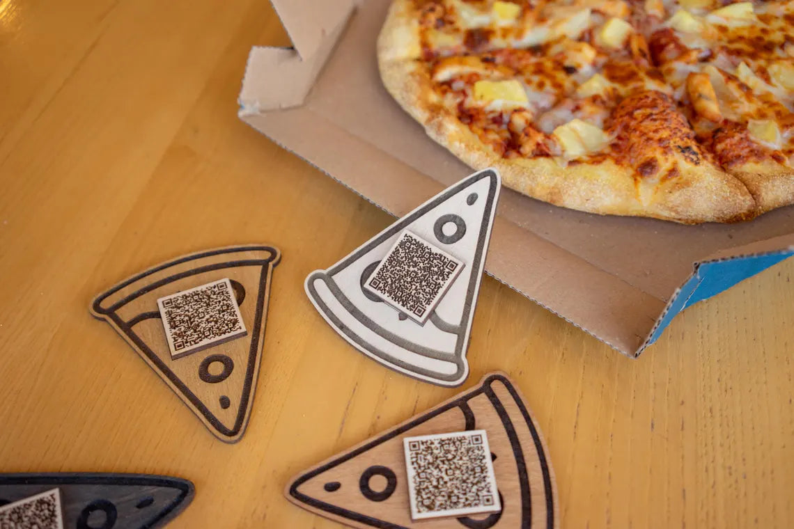 Pizza shaped QR code – Personalized Contactless Menu Stand for Restaurants, Bars, Cafes