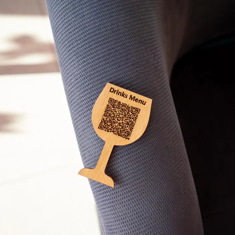 Custom Wine Glass QR Code Sign – Wooden Laser Engraved Menu Holder – Personalized Wine Bar Display – Restaurant QR Sign – Custom Logo Gift