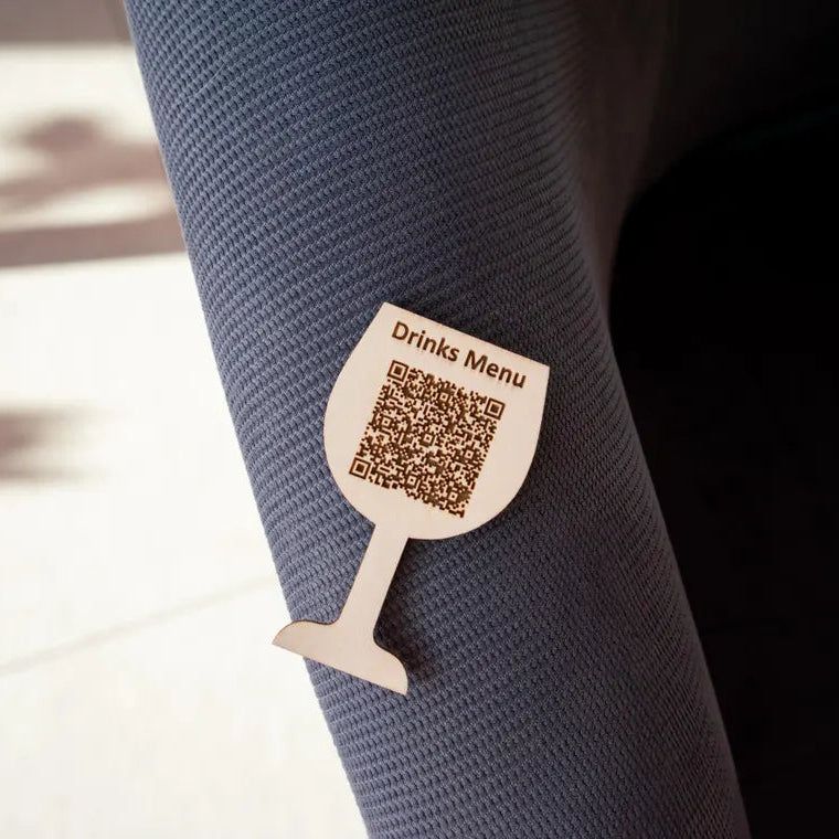 Custom Wine Glass QR Code Sign – Wooden Laser Engraved Menu Holder – Personalized Wine Bar Display – Restaurant QR Sign – Custom Logo Gift