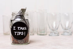 Gratuity vs Tip: Understanding the Difference in Tipping Culture