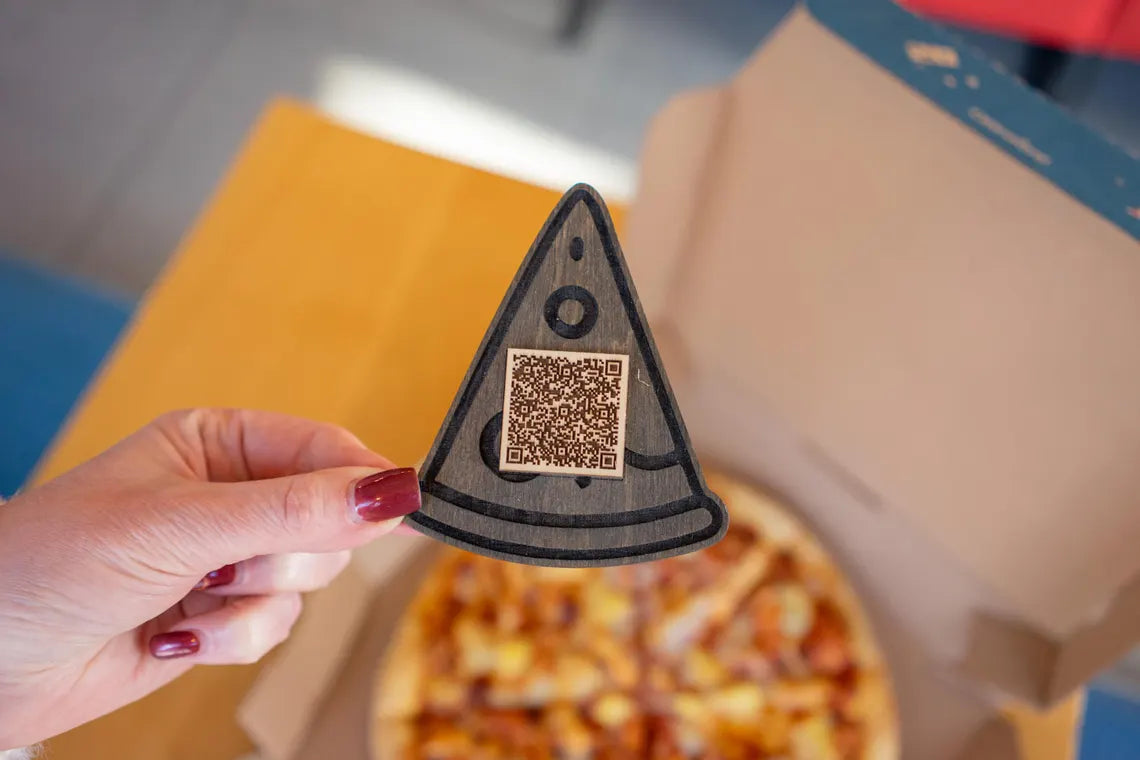 Pizza shaped QR code – Personalized Contactless Menu Stand for Restaurants, Bars, Cafes