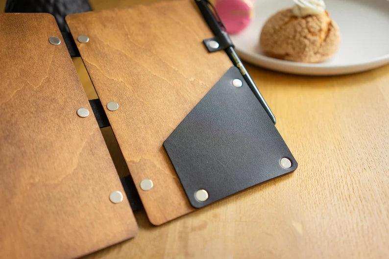 Free Engraving Wooden Check Presenter with Pen Slot