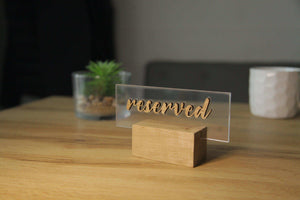 The acrylic sign or why raise the quality of your place?